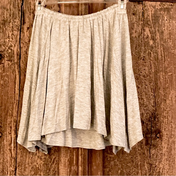 NWT GRAY GAP RAYON MINI SKIRT—BRAND-NEW! - Picture 2 of 8
